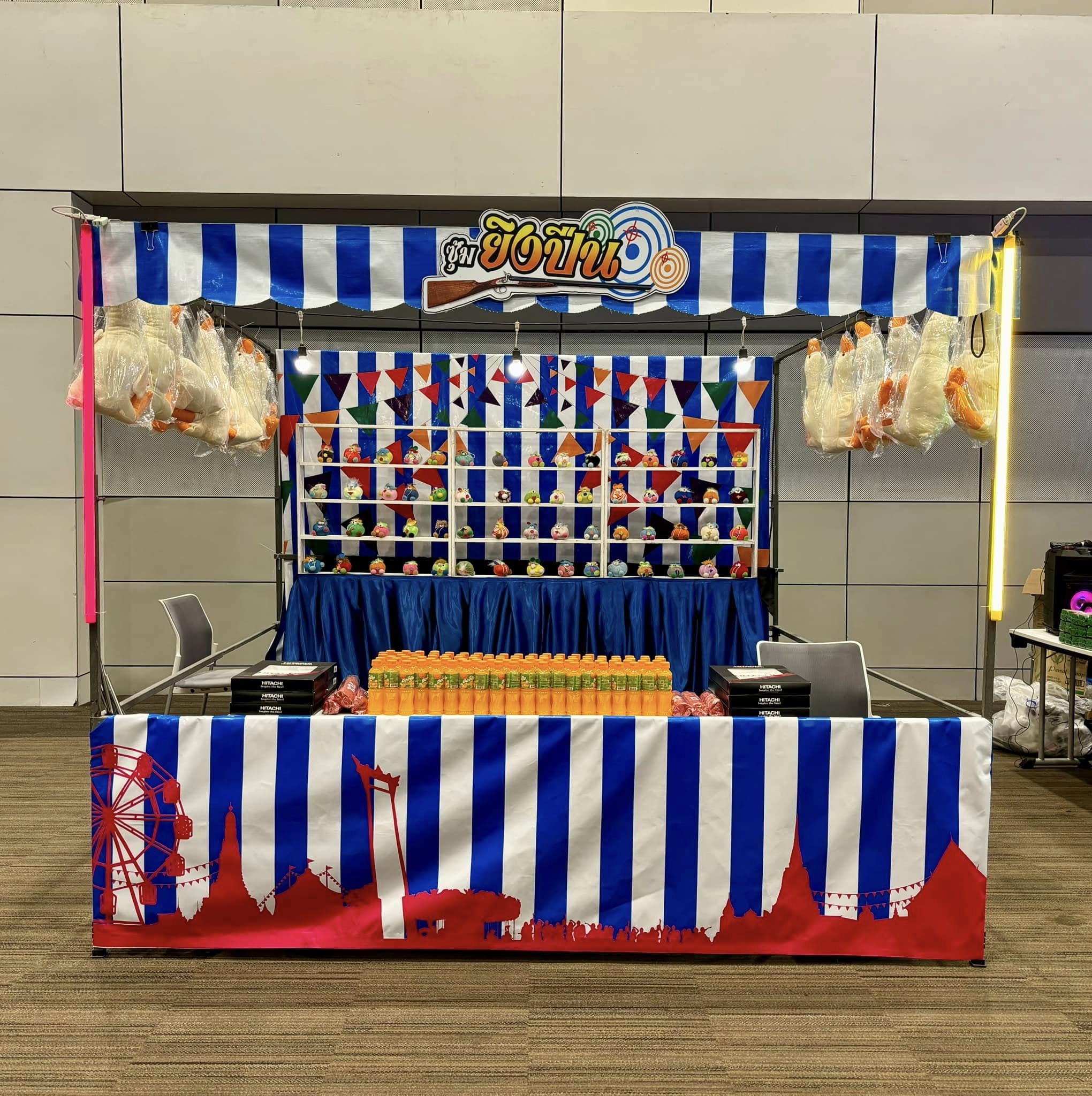 ซุ้มเกมส์ ยิงปืนยาวงานวัด ไวนิลสีขาวฟ้า พร้อมอุปกรณ์การเล่น